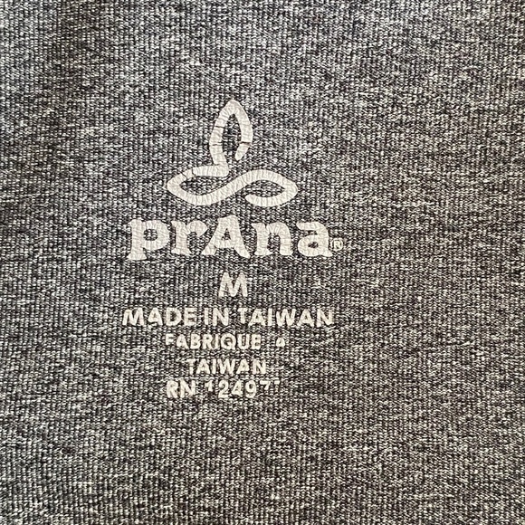 Ladies Prana athletic jacket dark grey with pink trim, thumb holes size M - Picture 13 of 14